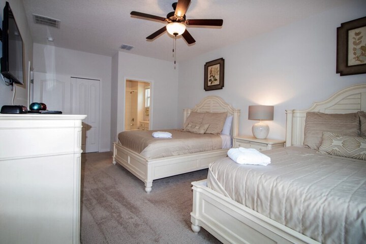 Room 12 of 66
