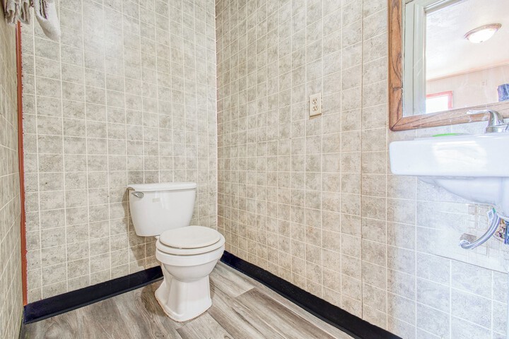 Room 20 of 28