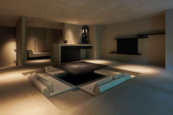 Room 25 of 47