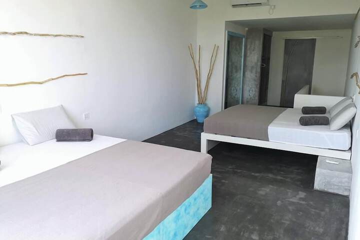 Room 5 of 14