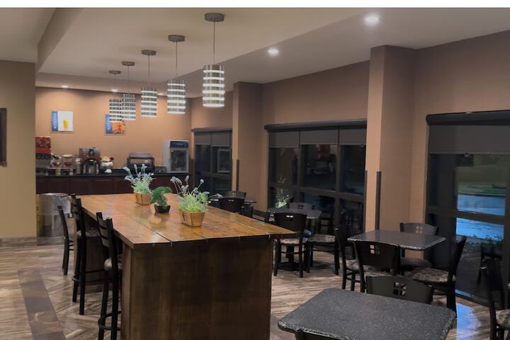 Breakfast area