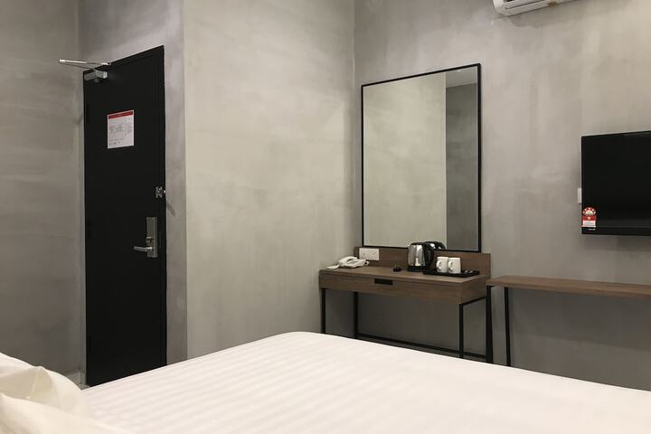 Room 25 of 58