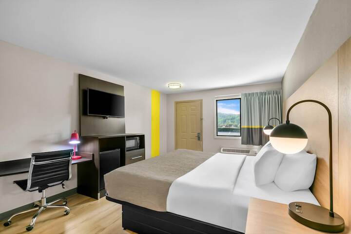 Room 35 of 62