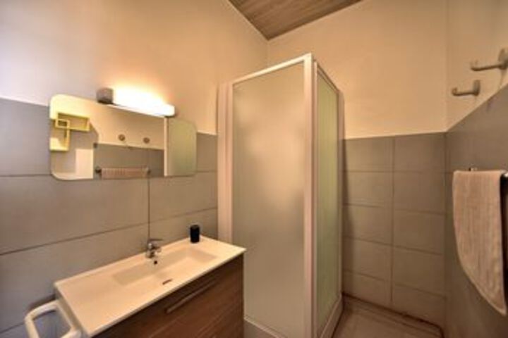 Room 4 of 58