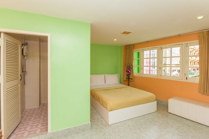 Room 21 of 35