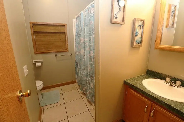 Room 6 of 13