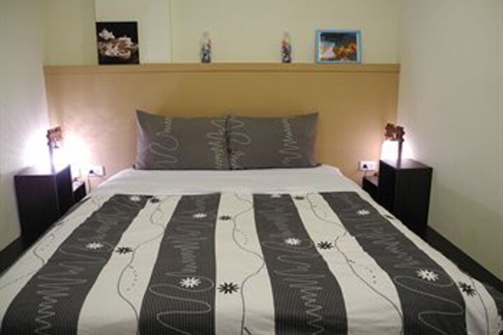 Room 13 of 29