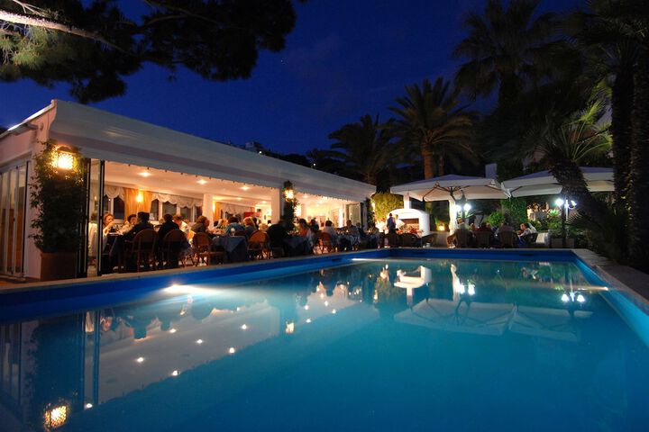 Pools & Facilities