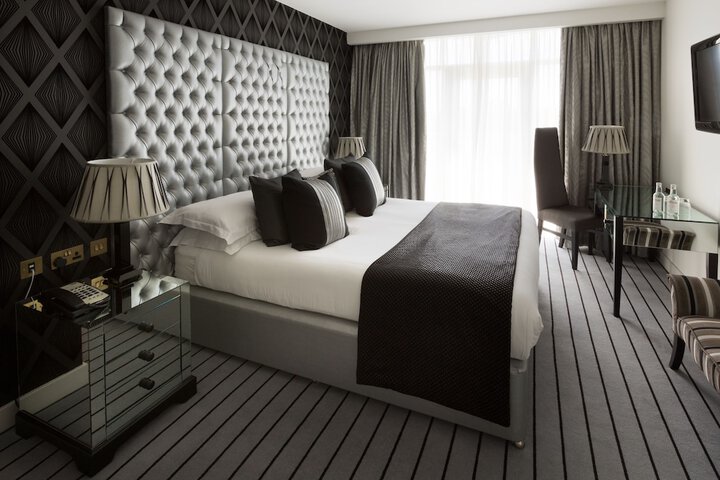 Room 10 of 60