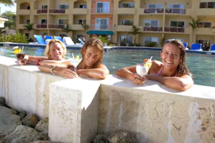 Hotel with Pool