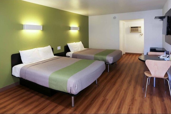 Room 7 of 39