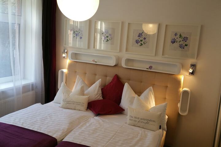 Room 9 of 27