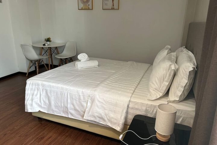 Room 17 of 80