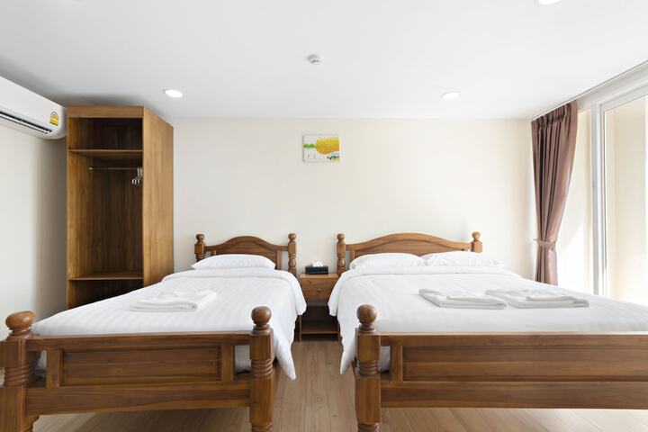 Room 13 of 43