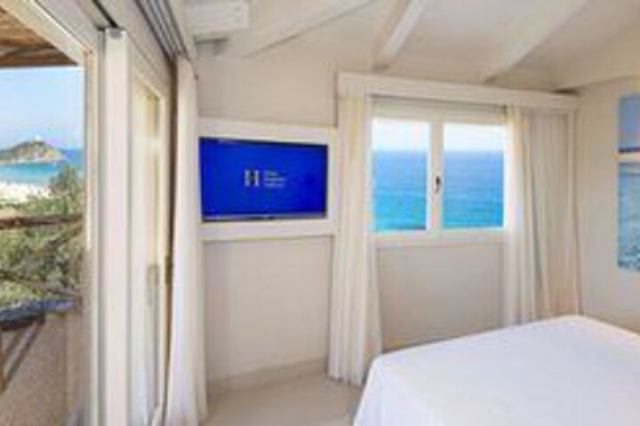 Room 16 of 46