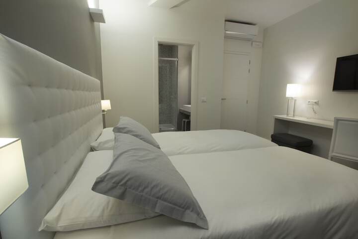 Room 8 of 30