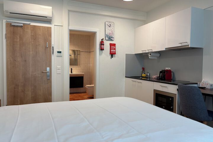 Room 11 of 75
