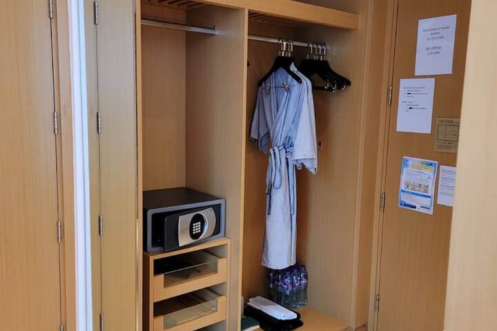 Room 36 of 108