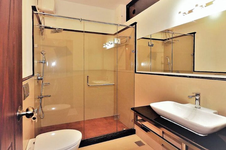Room 8 of 20