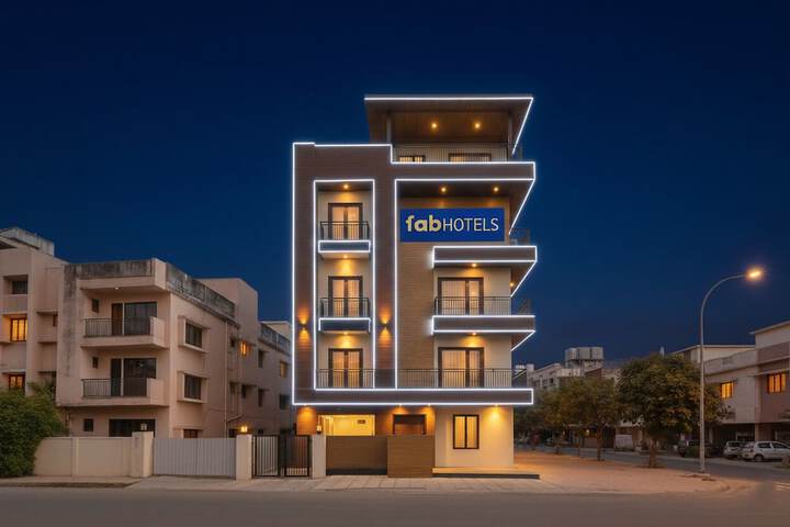 Fabhotel F9 Sector 19