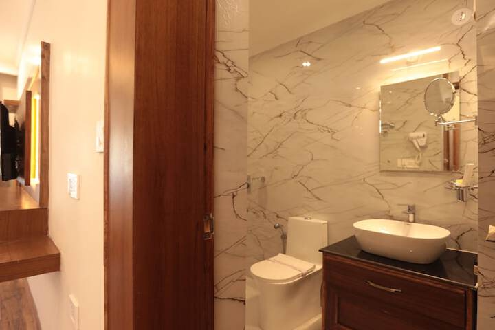 Room 14 of 19