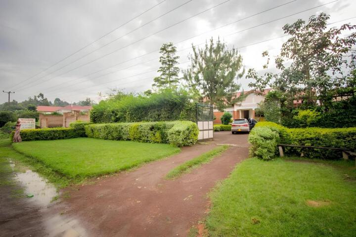 Muhabura Motel
