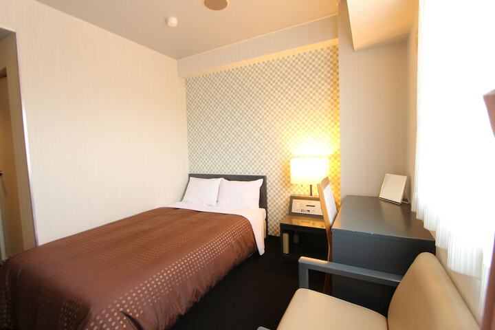 Room 15 of 38