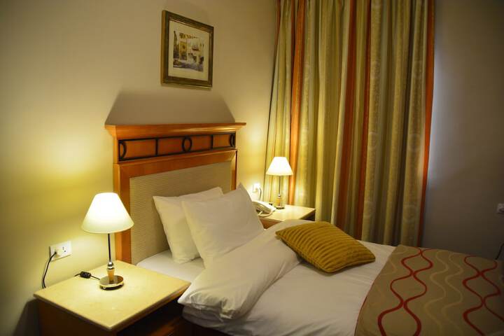 Room 8 of 47