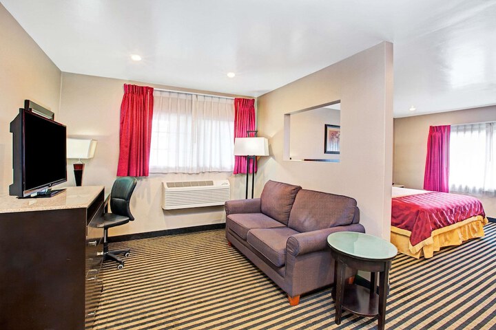 Room 10 of 29