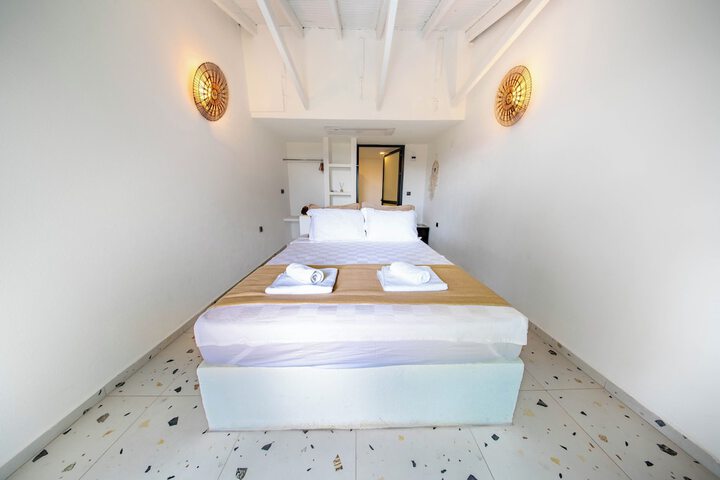 Room 19 of 48
