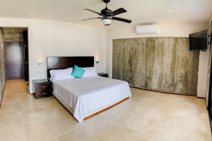 Room 8 of 37