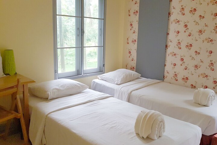 Room 82 of 194
