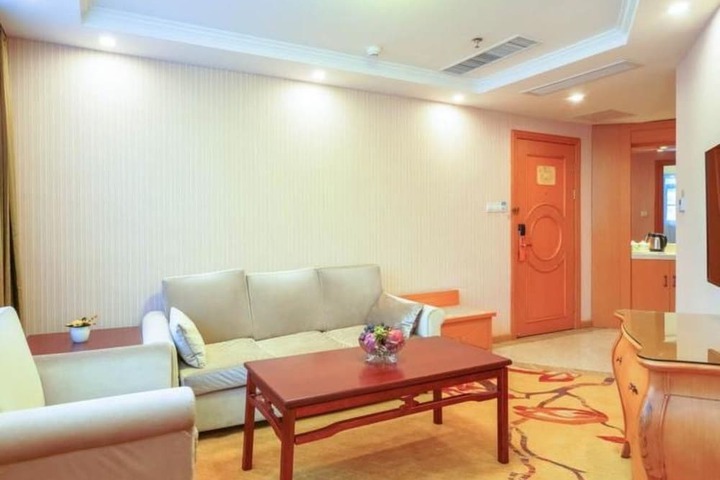 Room 27 of 37