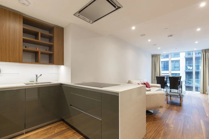 Charming 2BR Apt. Close to Wandsworth Town st