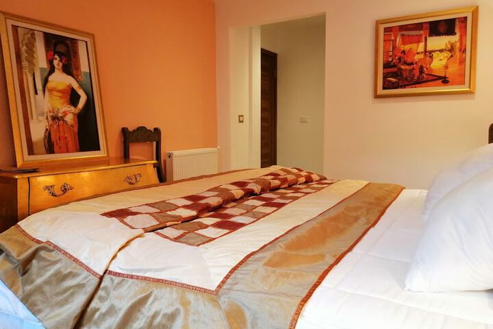 Room 2 of 30
