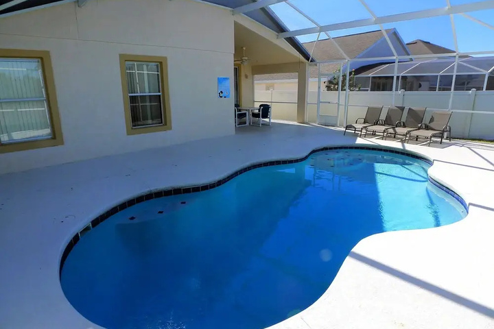 Pool 11 of 18