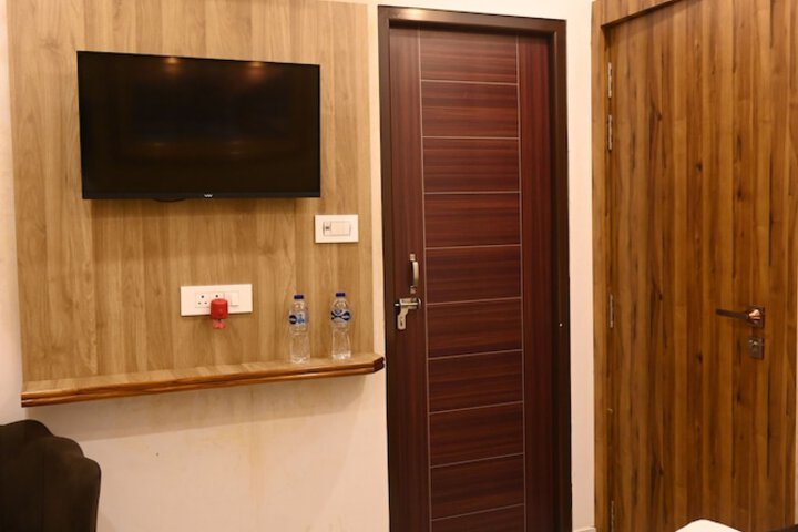 Room 46 of 86