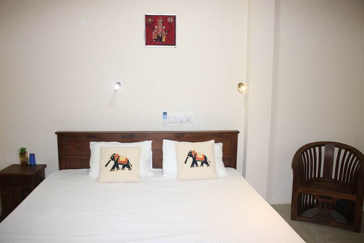 Room 4 of 48
