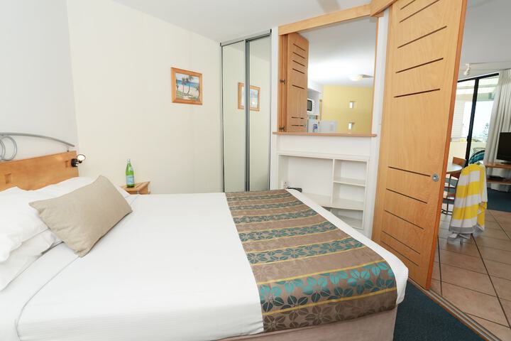 Room 10 of 90