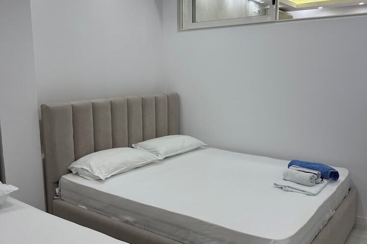 Room 10 of 17
