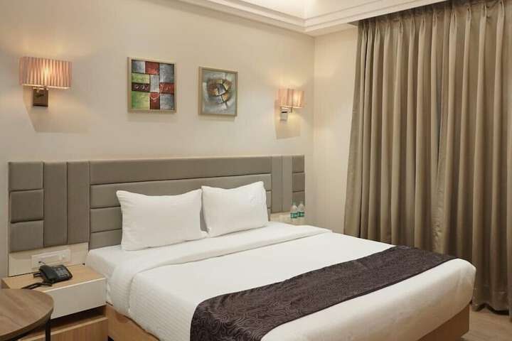 Room 7 of 24