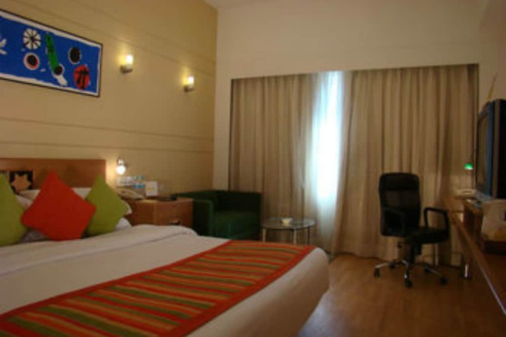 Room 16 of 42