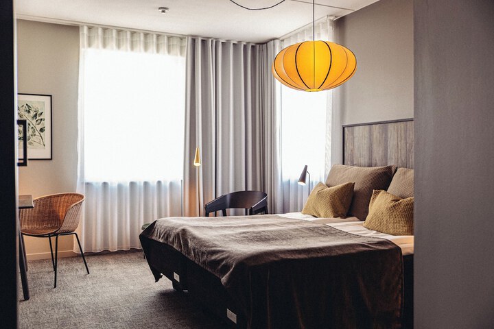 Room 3 of 86