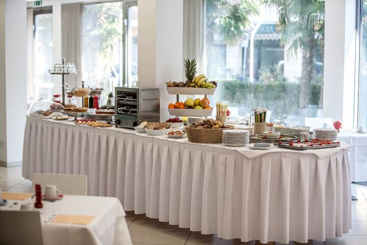 Breakfast/Coffee Service 62 of 92