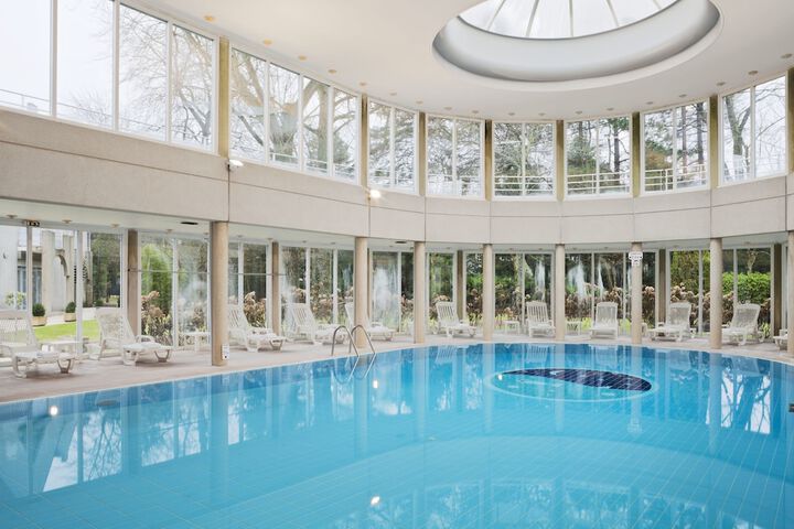 Pool Hotel