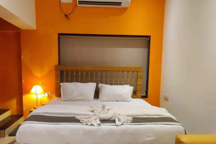 Supriti's Farmington Splash Resort in Karjat