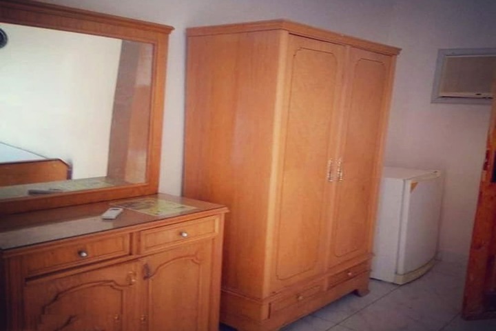Room 10 of 24