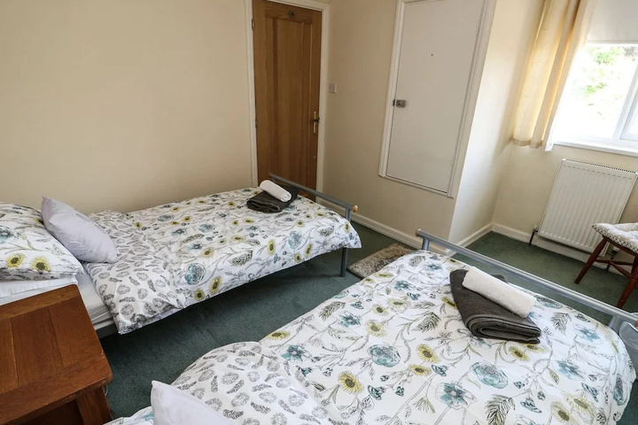Room 4 of 17