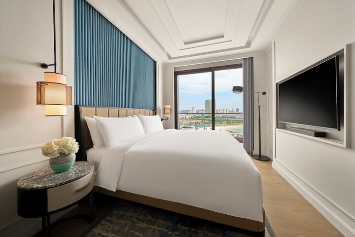 Room 32 of 145