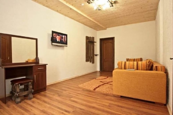 Room 16 of 37